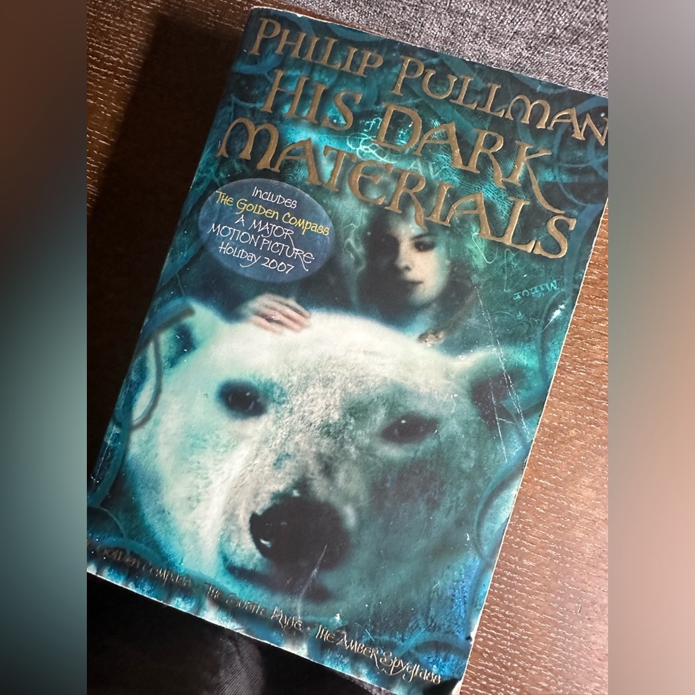 His dark materials- trilogy book